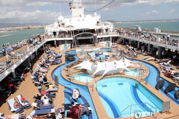 Während Die Mein Schiff 2 In Palma Lag War Das Pooldeck